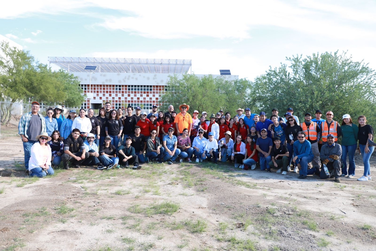 Estudiantes y personal del Creson realizan jornada de reforestación