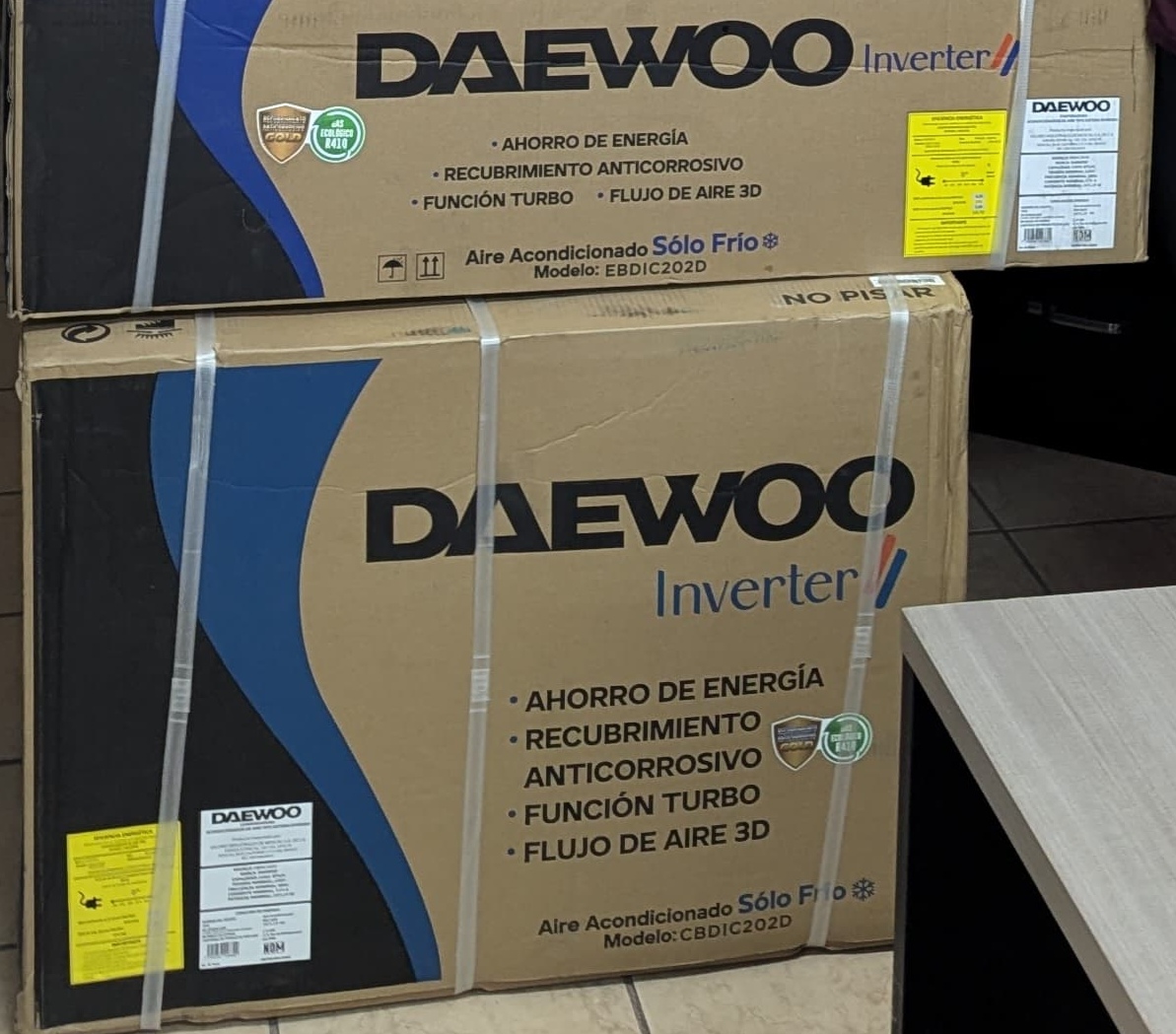 La SEC dona aires acondicionados a escuelas