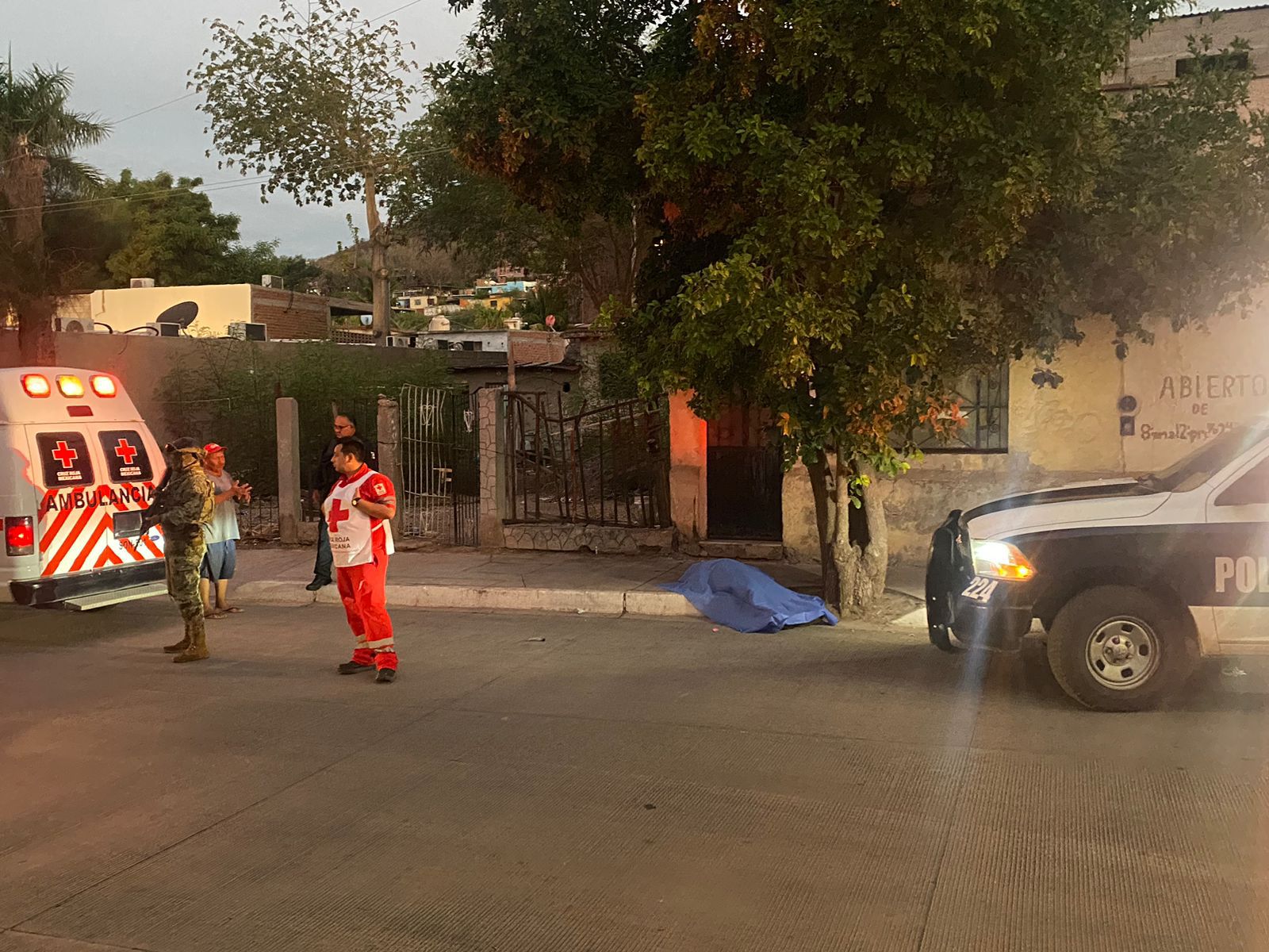 Fallece hombre en la vía pública