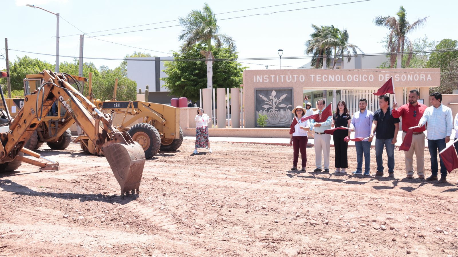 Cumple alcaldesa Karla Córdova a Itson