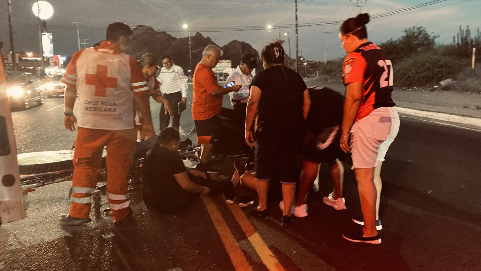 Resultan motociclistas lesionadas