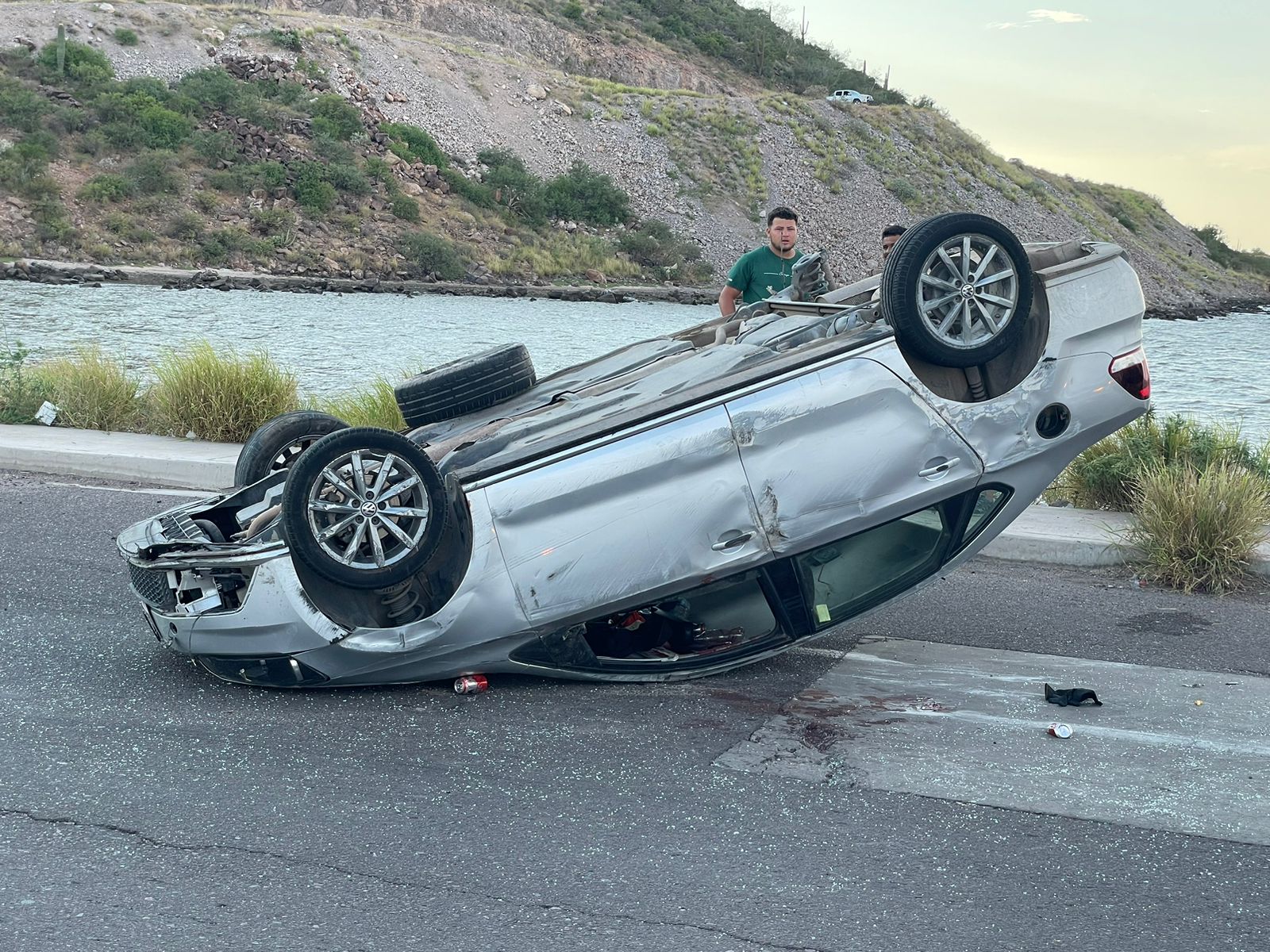 Lesionado en volcadura de automóvil