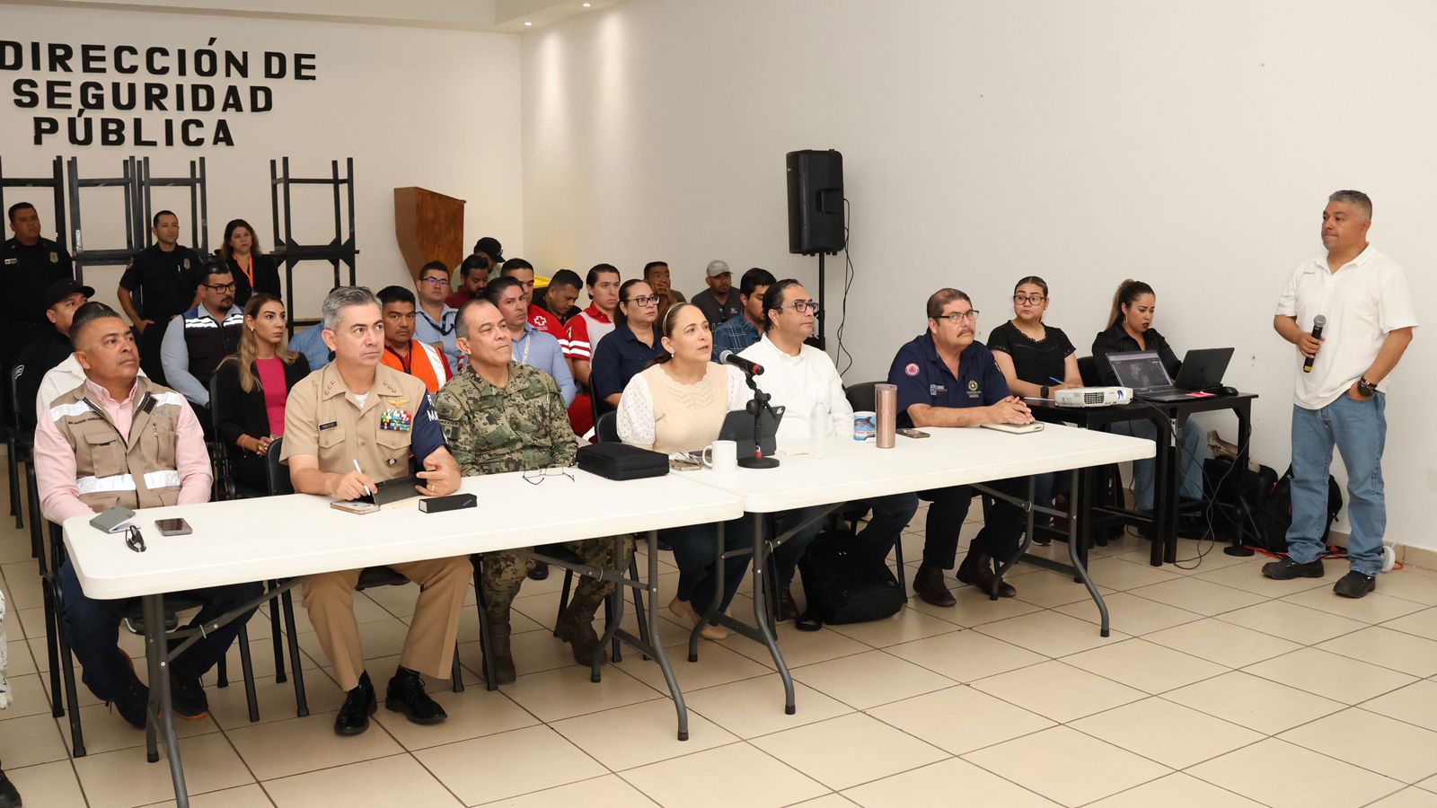 Se mantiene restricción en playas