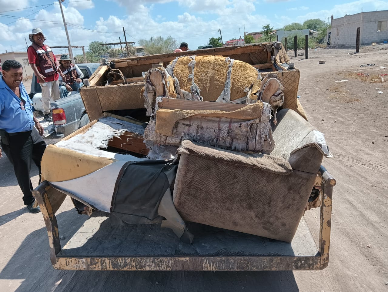 Continúa Ayuntamiento con jornadas de descacharre en colonias de la ciudad