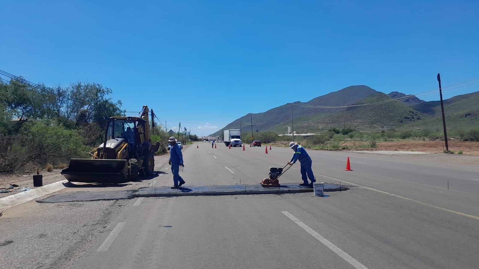 Instala Ayuntamiento ‘topes’ en carretera al aeropuerto