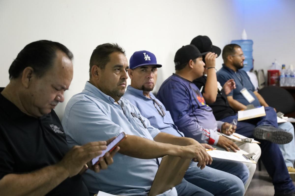 Capacitan a operadores y concesionarios para prevenir acoso en transporte público