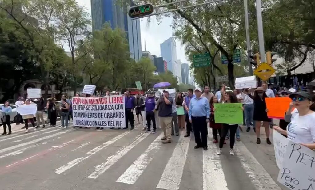 Trabajadores del Poder Judicial se manifiestan contra la reforma al sector frente a la Suprema Corte 1 64 1