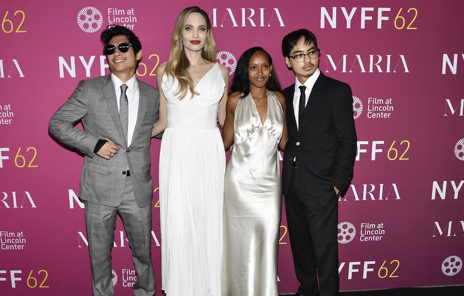 Angeline Jollie familia