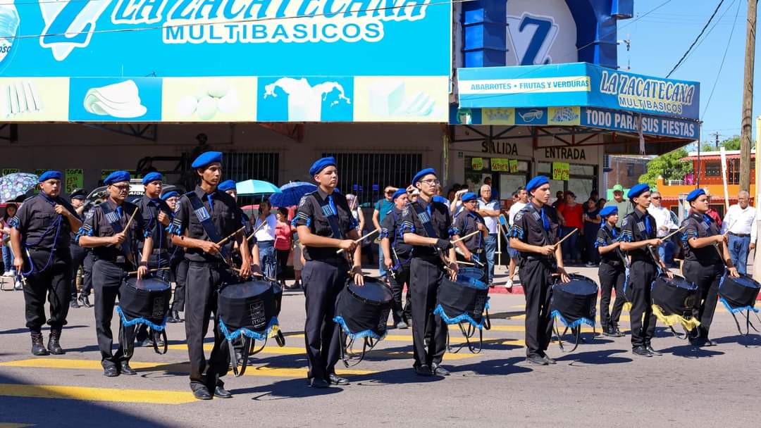 Listo desfile de Independencia
