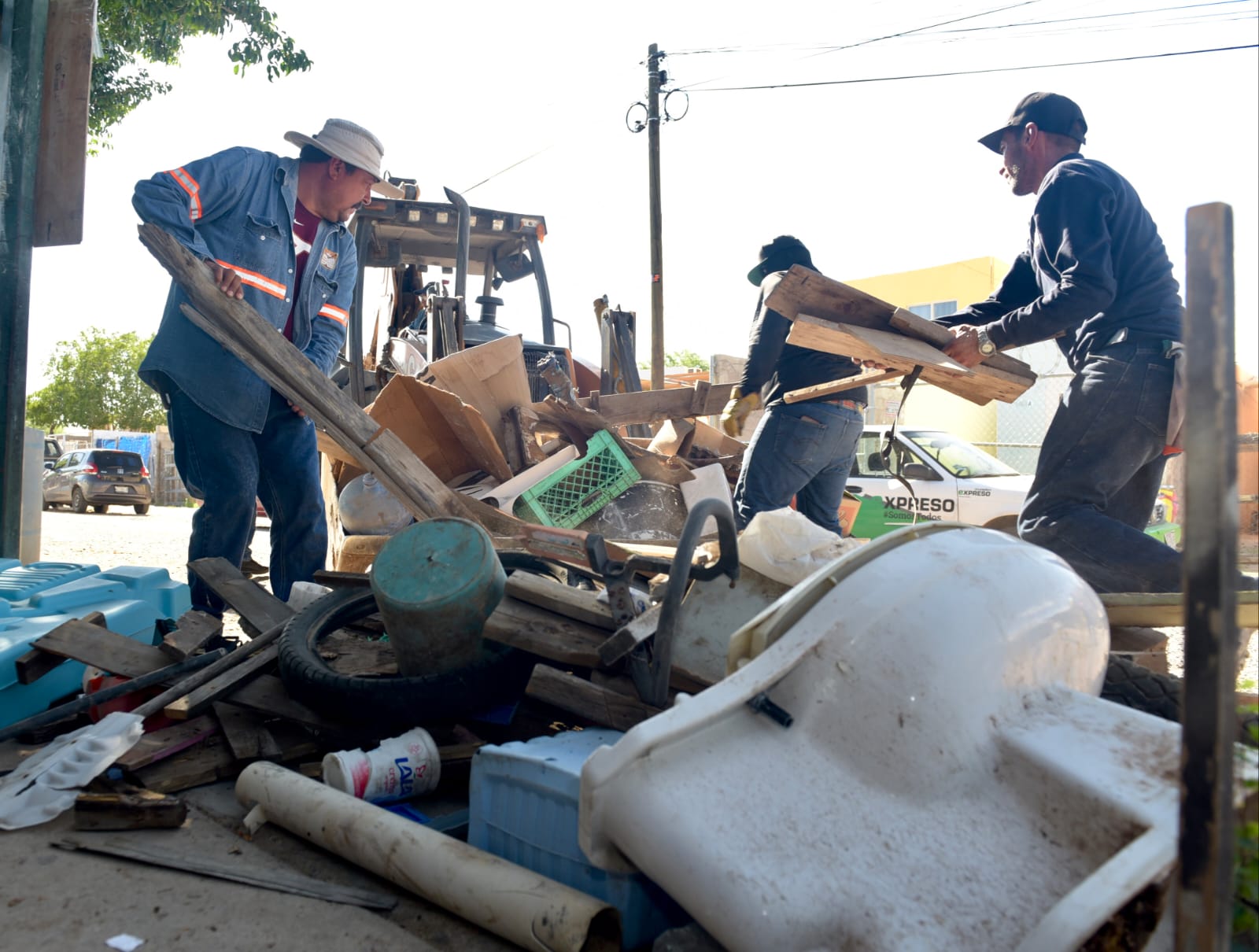 Retira Ayuntamiento de Hermosillo 173 toneladas de desechos no domésticos de 4 colonias