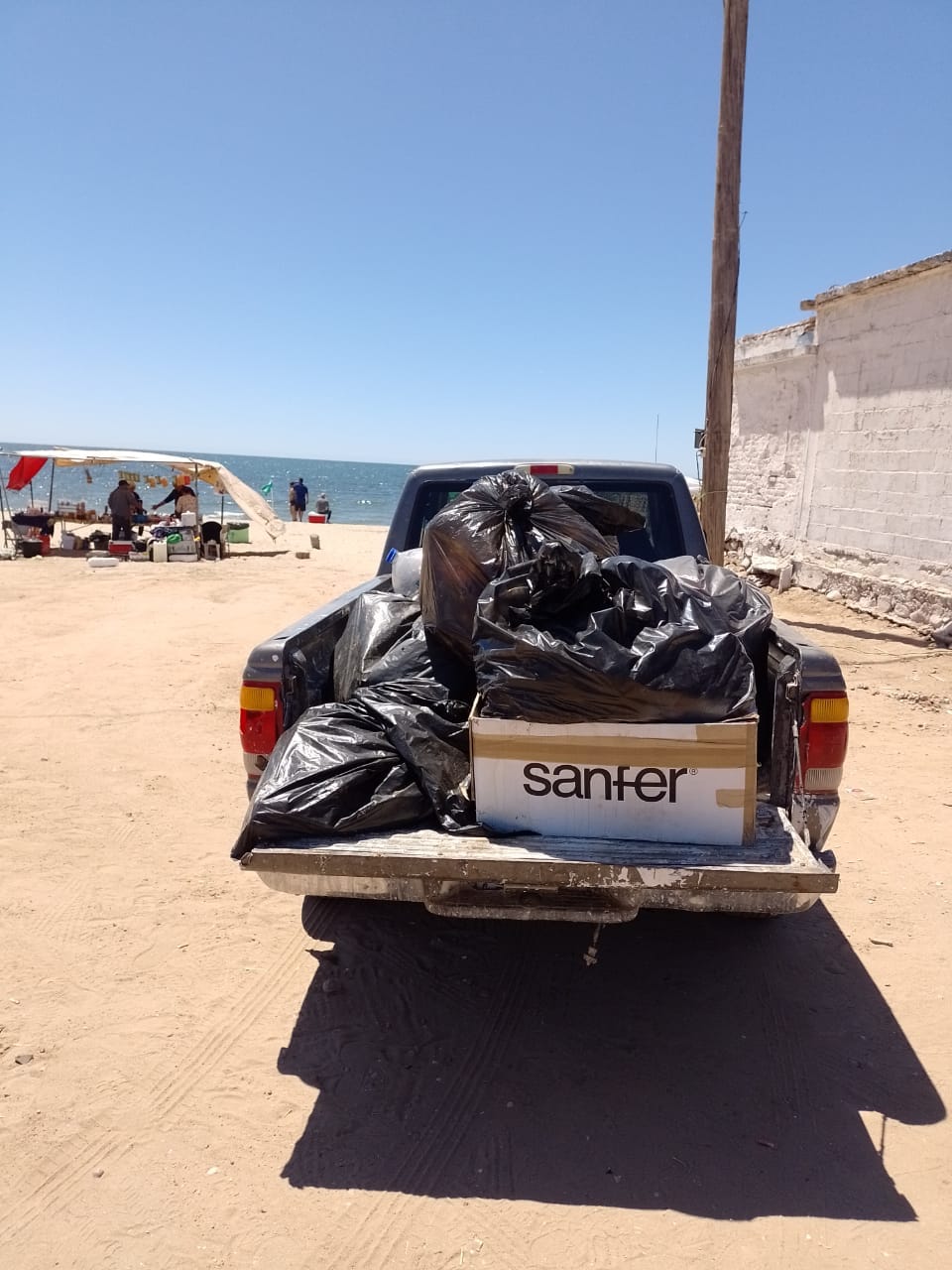 Dejan limpias playas del Cochórit, tras visitas de centenares de familia por fuerte calor