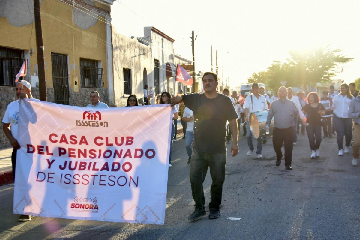 Inicia Isssteson festejos por el 34 aniversario de Casa Club con callejoneada