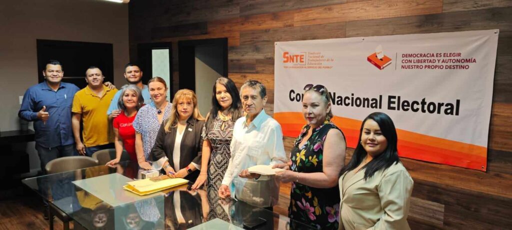 Cierra campaña y recibe apoyo unánime la maestra Mónica Agüero Cordero para que dirija el SNTE sección 28 en Sonora. 1 21 octubre ncierra campana