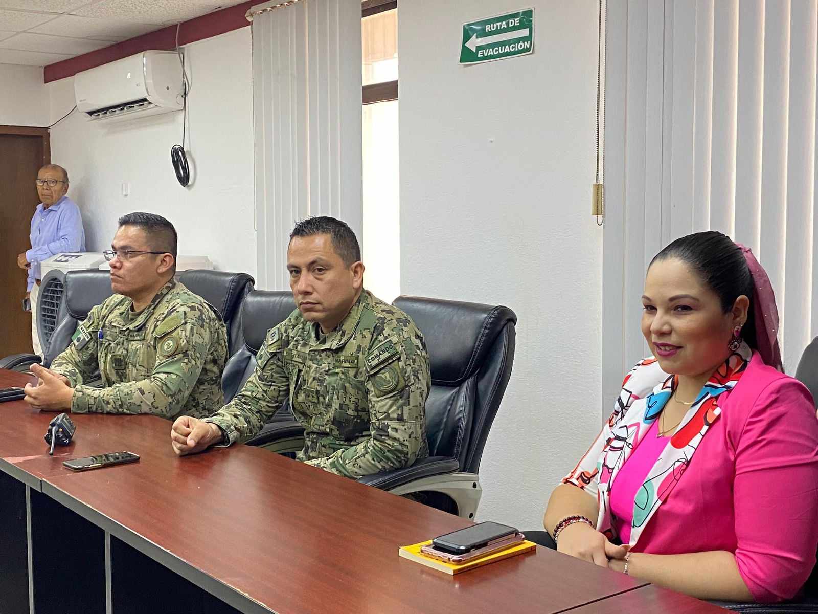 Continúan adelante con el programa D.A.R.E en escuelas primarias