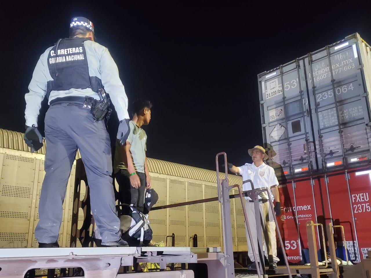 Rescatan a cincuenta centroamericanos en Empalme