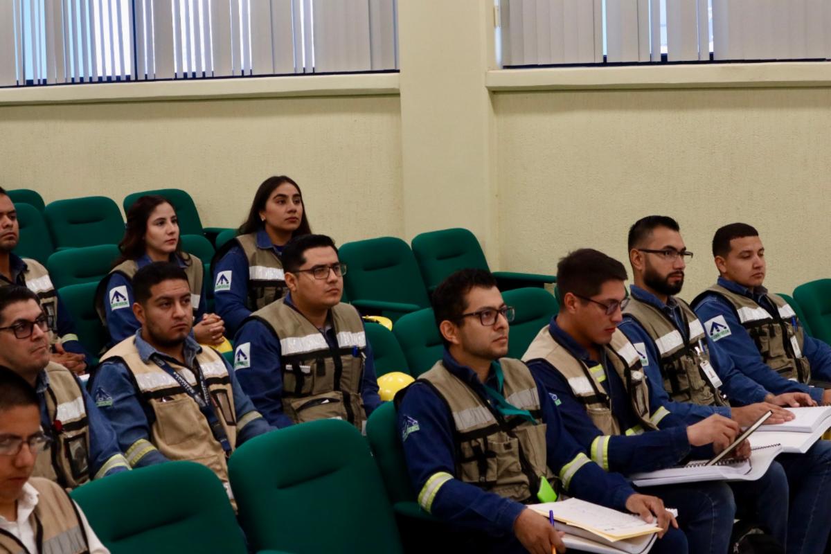 Colabora Universidad Tecnológica de SLRC en capacitación a ingenieros de CFE 