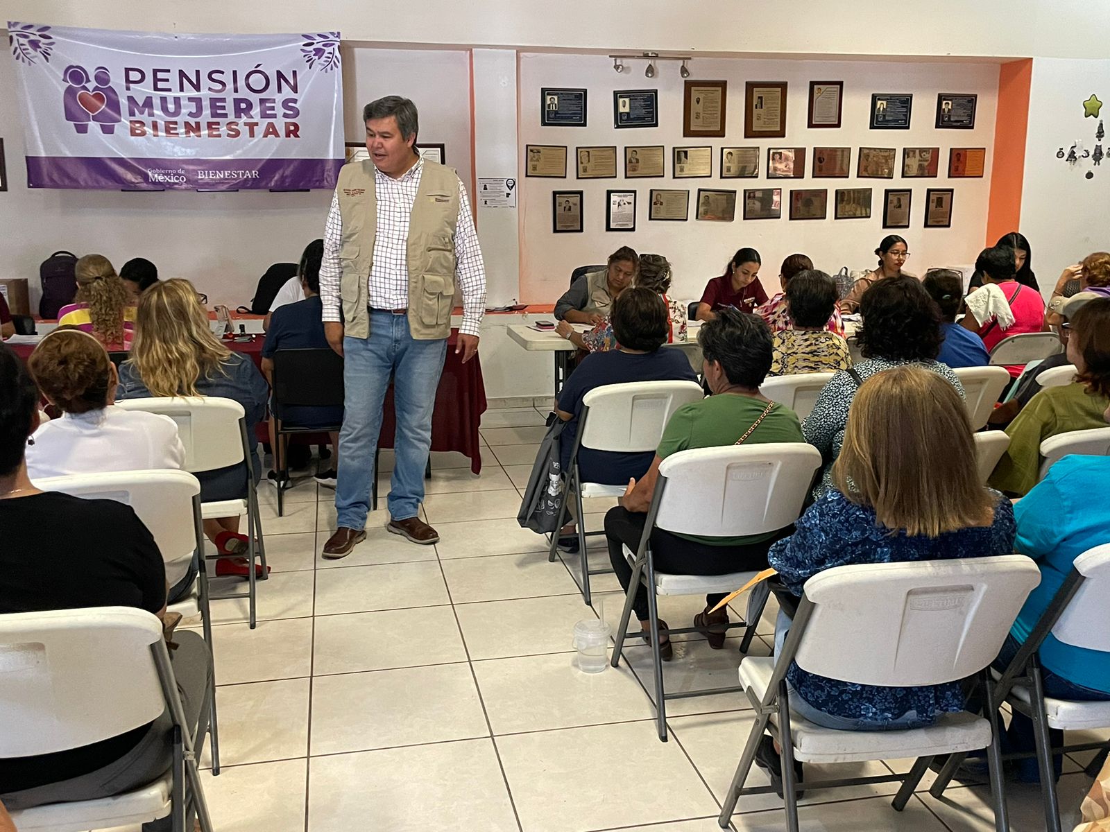 Visita delegado Octavio Almada módulos Bienestar