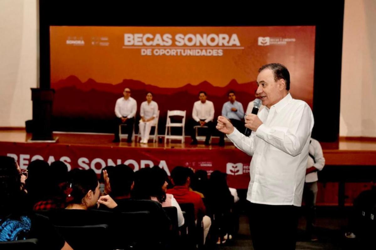 Lleva Gobernador Durazo mejoras en vivienda, educación e infraestructura a familias de SLRC y Peñasco