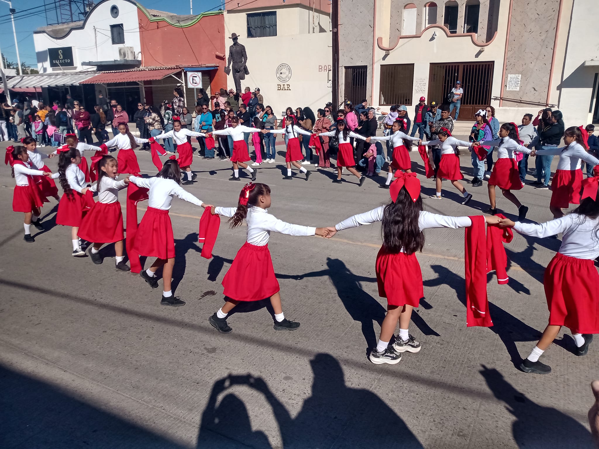 Muy colorido el tradicional desfile revolucionario del día 20 de noviembre en Empalme