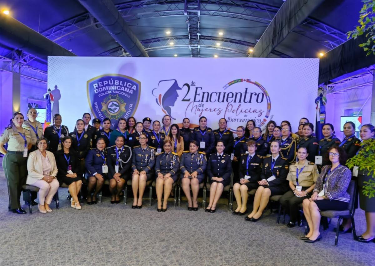 Promueve Gobernador Durazo capacitación de mujeres policías de Sonora: Víctor Hugo Enríquez