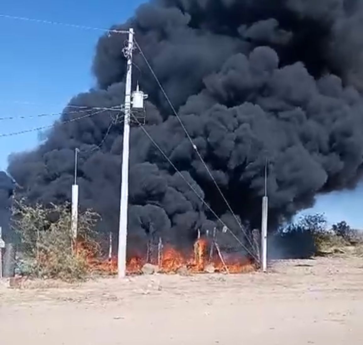 Se incendia recicladora en Empalme