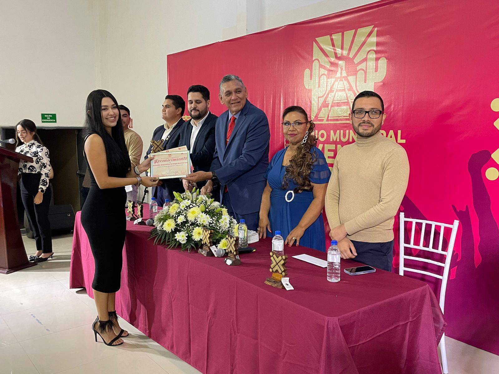 Reconoce alcaldes Luis Fuentes a jóvenes empalmenses