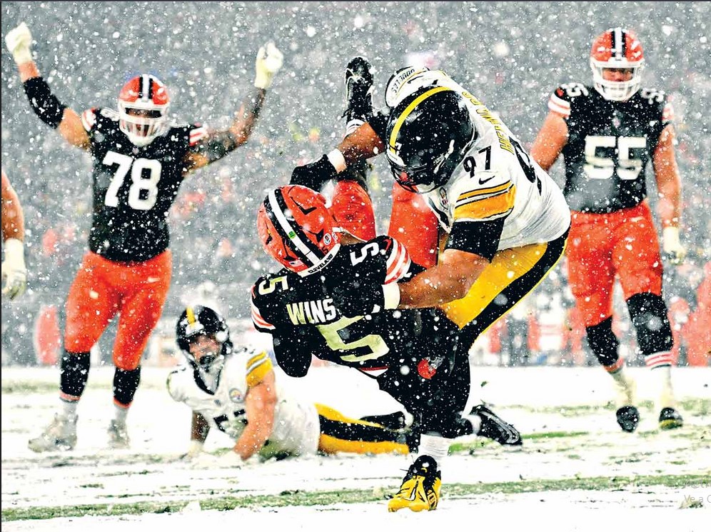 Browns vencen a Steelers