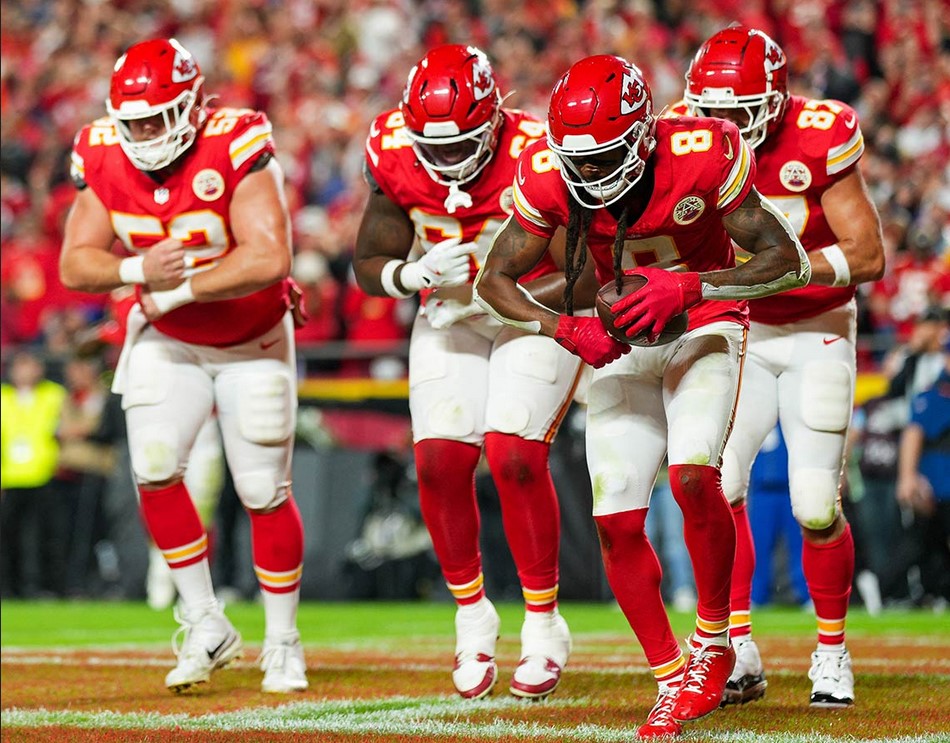 Chiefs siguen invictos