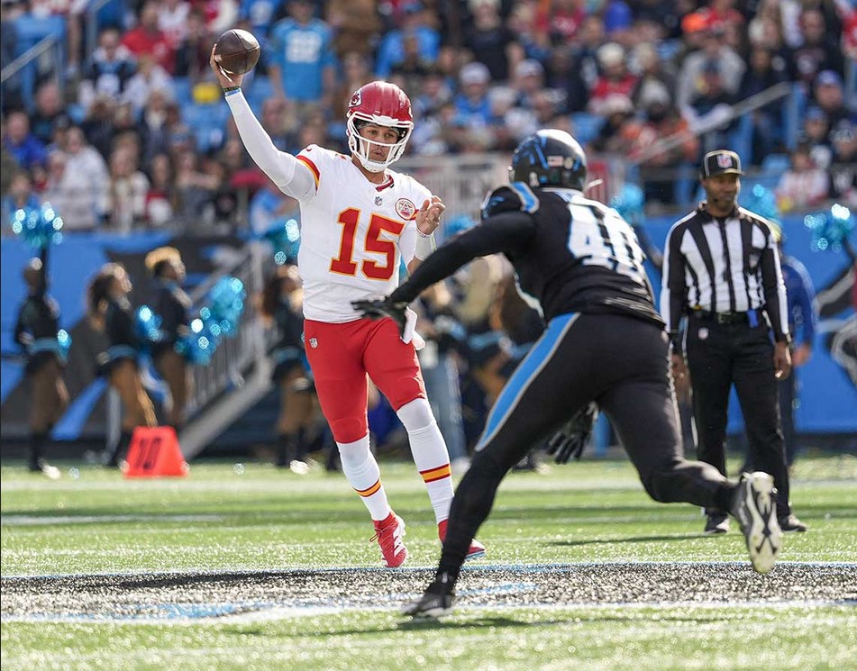 Chiefs vencen a panthers