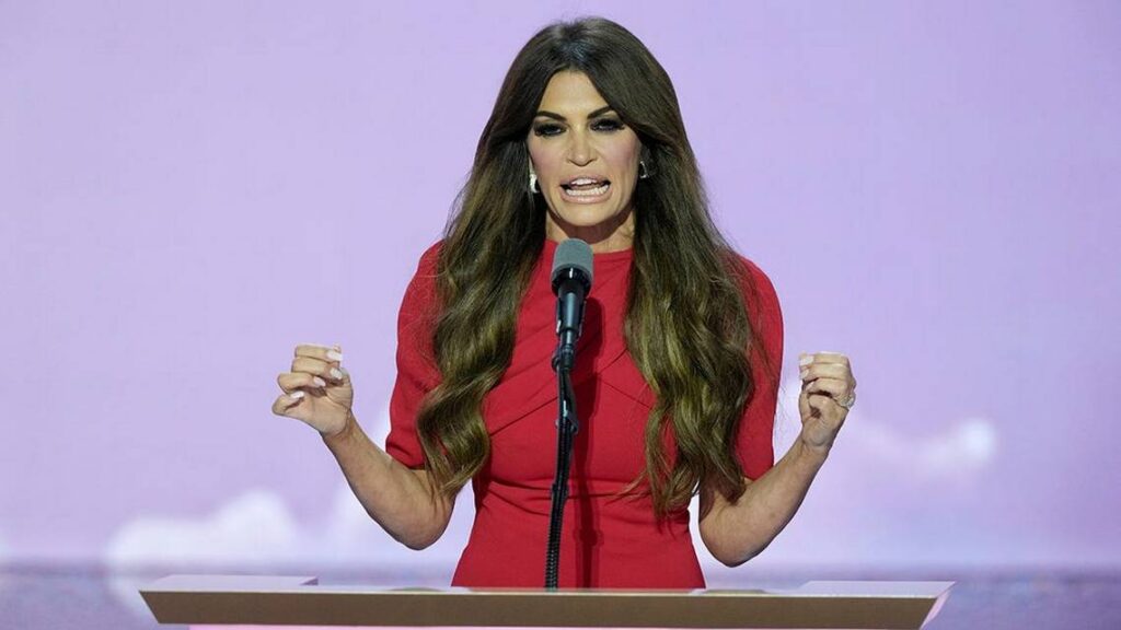 Trump nombra a Kimberly Guilfoyle como embajadora de EE.UU. en Grecia 1 14 4