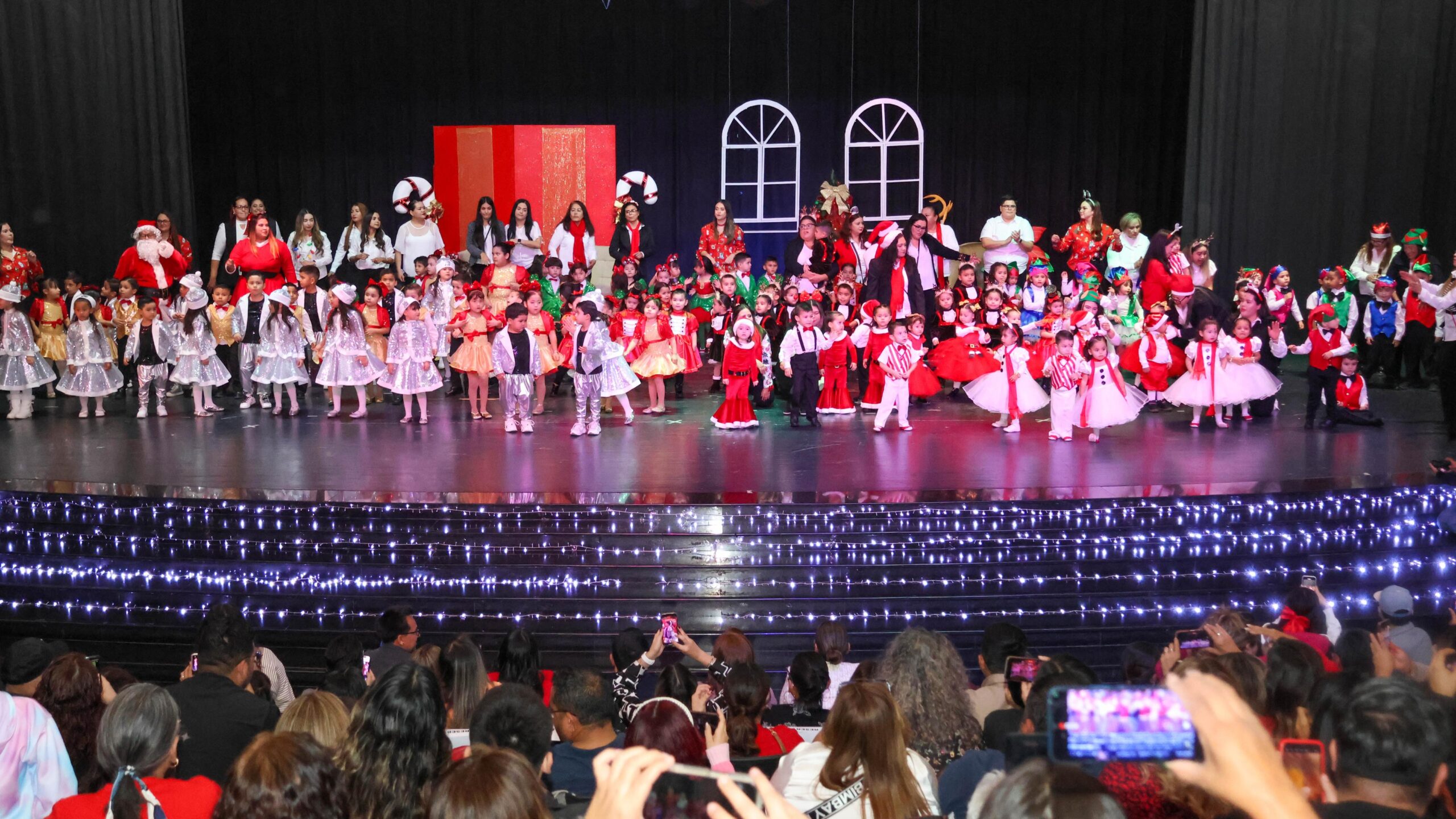 Celebra CADI festival “La magia de la navidad”