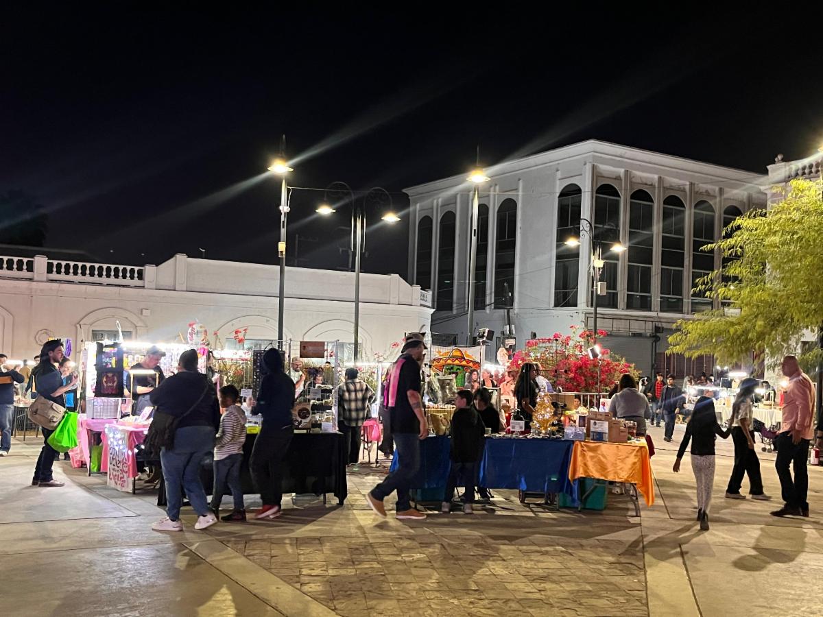 Con éxito organiza el Gobierno de Sonora Bazar Joven en la Plaza Bicentenario