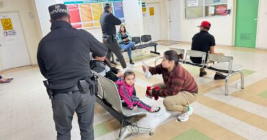 Llevan elementos de la Guardia Nacional División Carreteras cena de Nochebuena a hospitales