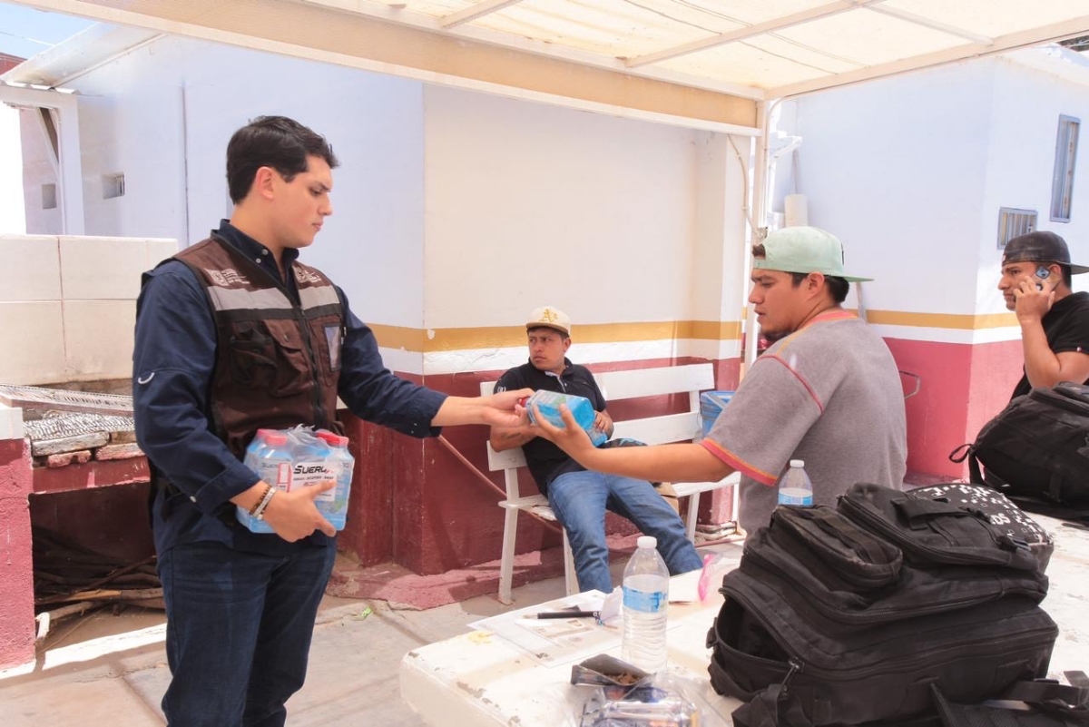 Gobierno de Sonora atiende a personas en situación de movilidad que transitan por la entidad