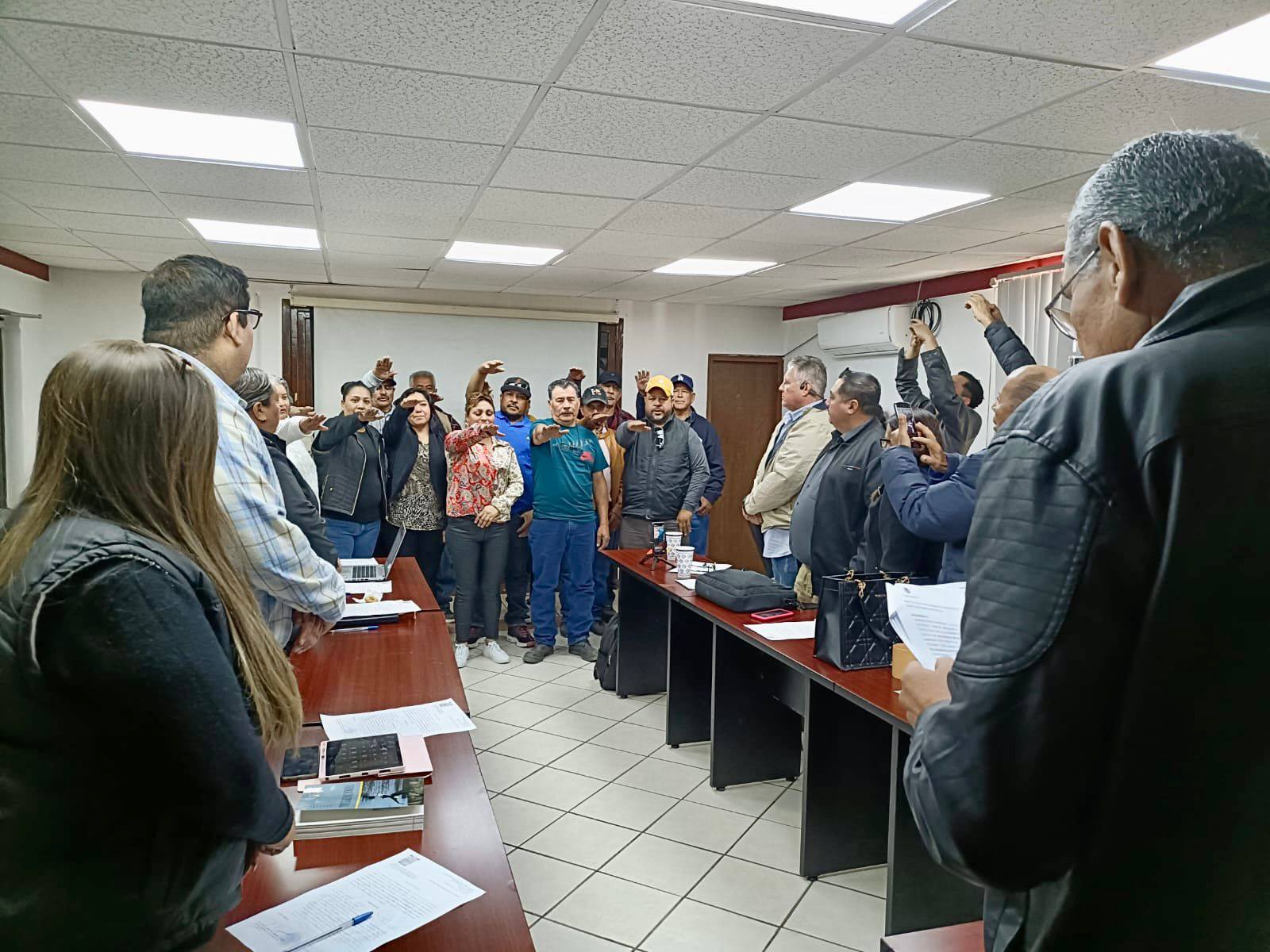 Toma protesta alcalde Luis Fuentes a los nuevos delegados municipales
