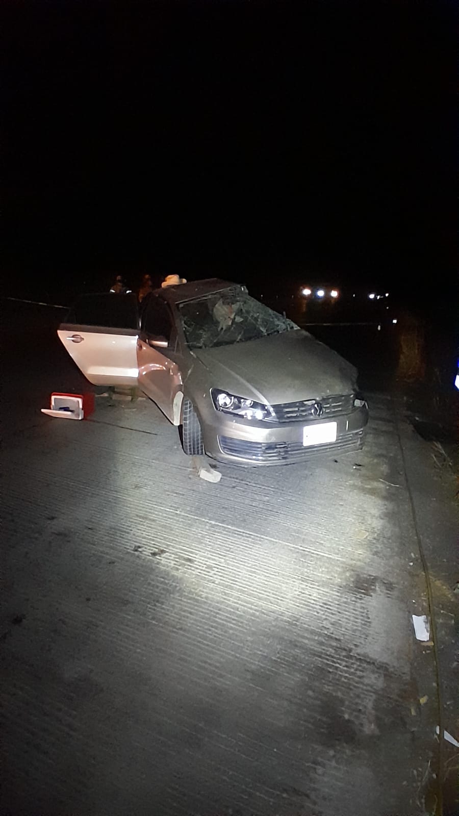 Mueren mujer y hombre; se impactaron contra un trailer en los Arrieros