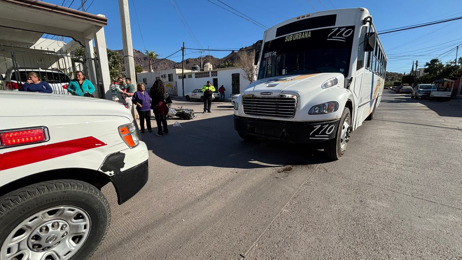 Resulta seriamente lesionado motociclista