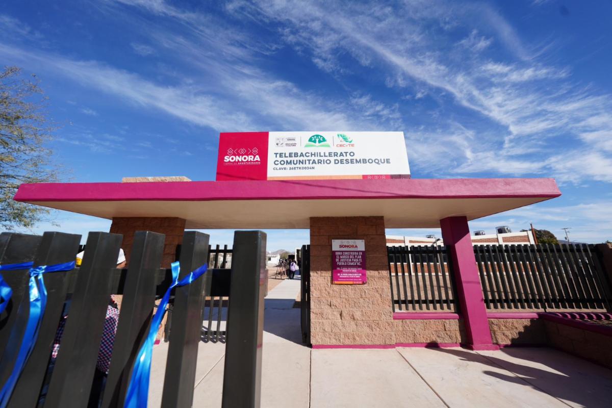 Gobernador Durazo garantiza educación para estudiantes Comca’ac con Telebachillerato en Desemboque