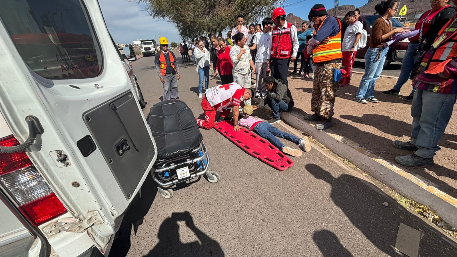 Atropella motociclista a adolescente en Guaymas Norte