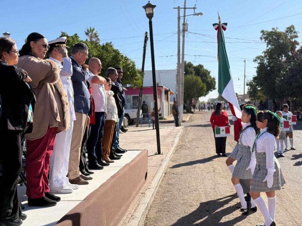 24 febrero preside alcalde desfile 24 febero
