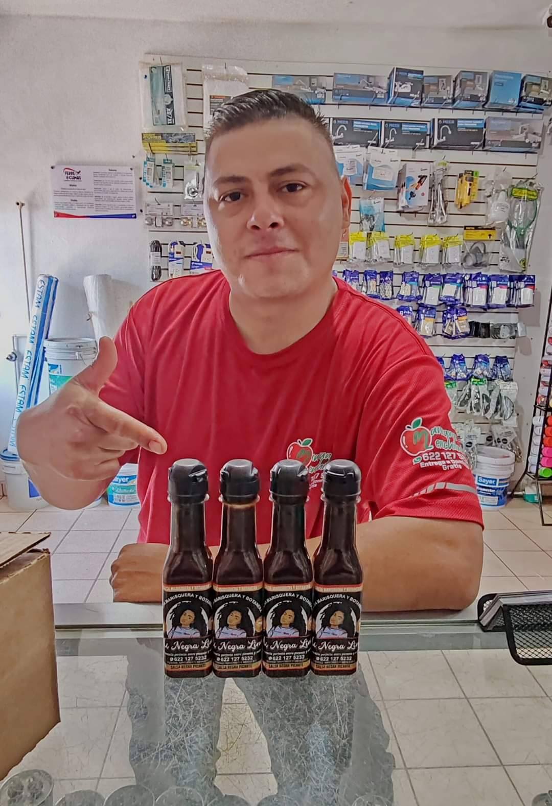 Guillermo Romero trabaja duro para alcanzar su sueño, ser licenciado en Derecho