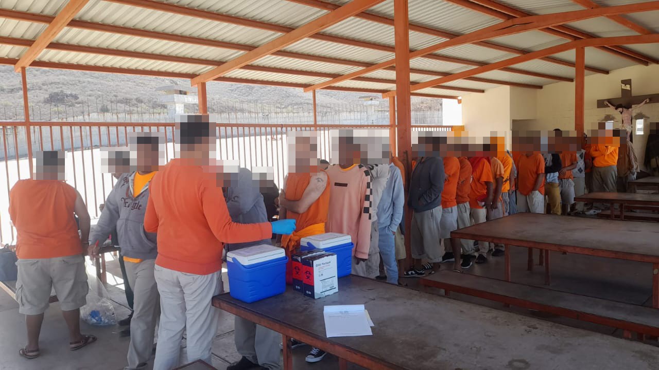 Inicia vacunación en el Cereso