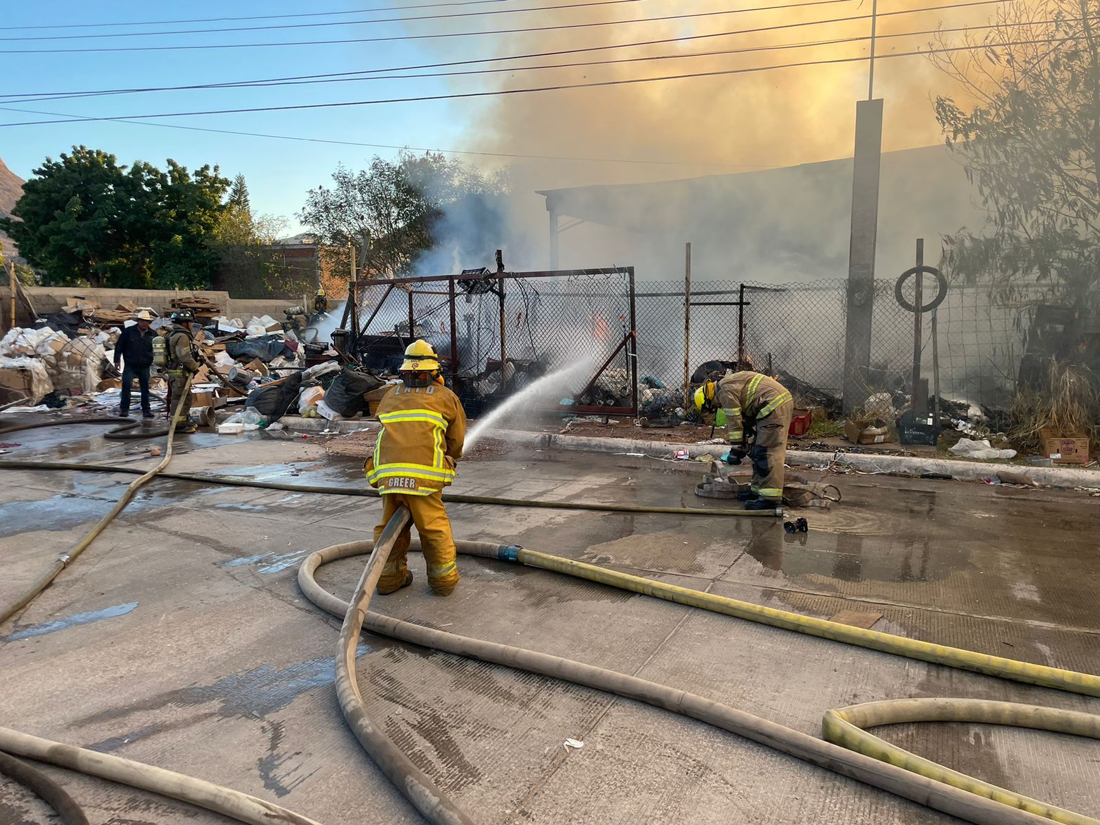 Sancionarán a propietaria de cartonera