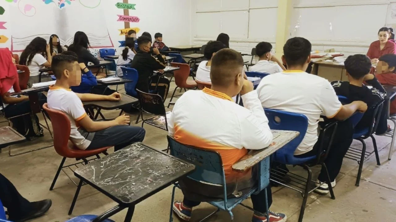 Apoya SEC a padres en inscripciones anticipadas