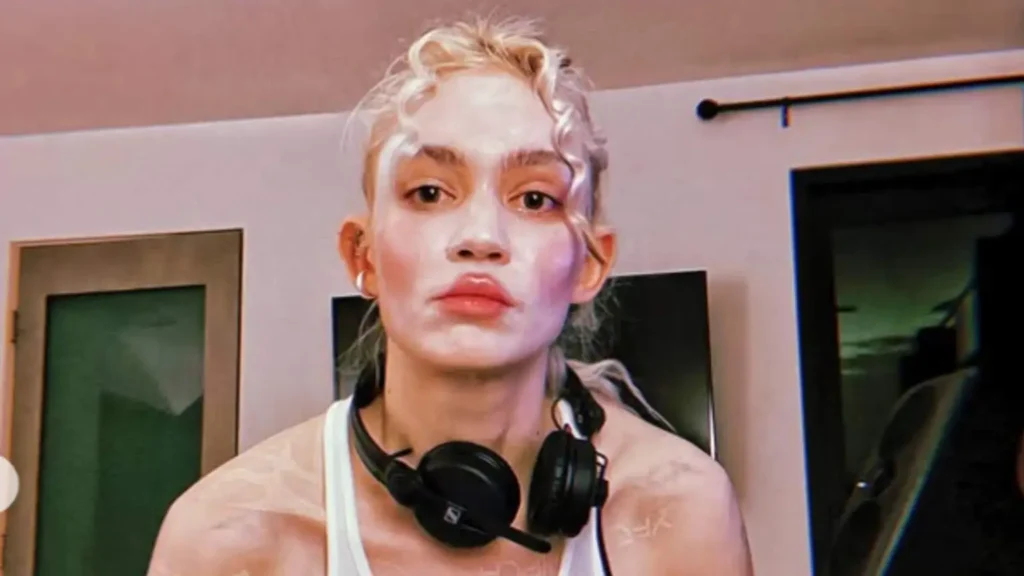 la cantante grimes reclama a musk implicarse en la crisis medica de uno de sus hijos