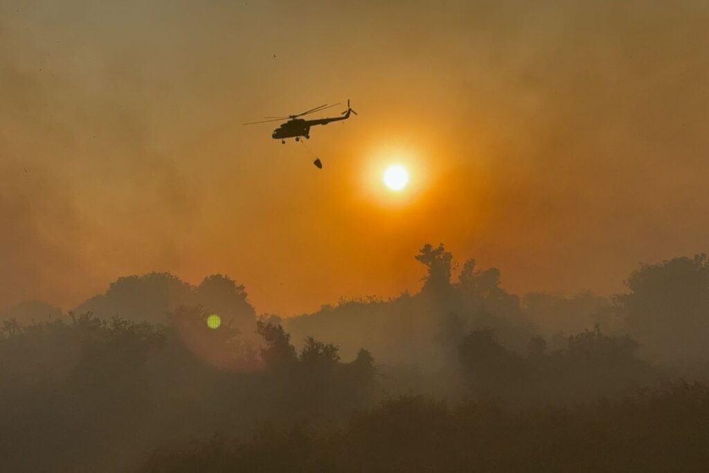 Semar despliega operativo para sofocar incendio en el Aeropuerto de Acapulco 1 20 4