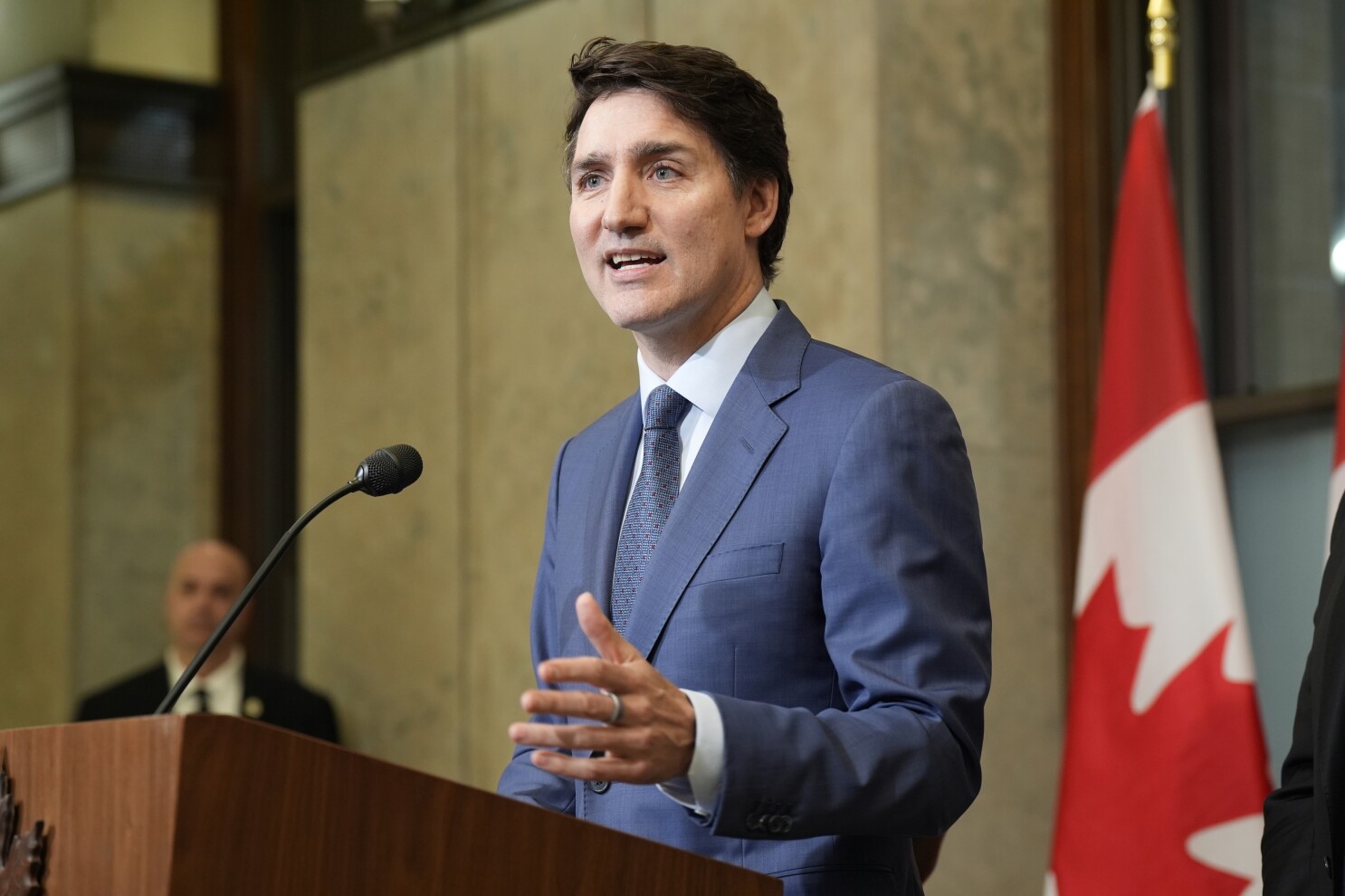 Tensión comercial entre EE.UU. y Canadá: Trump ofrece eliminar aranceles, pero Trudeau rechaza levantar represalias