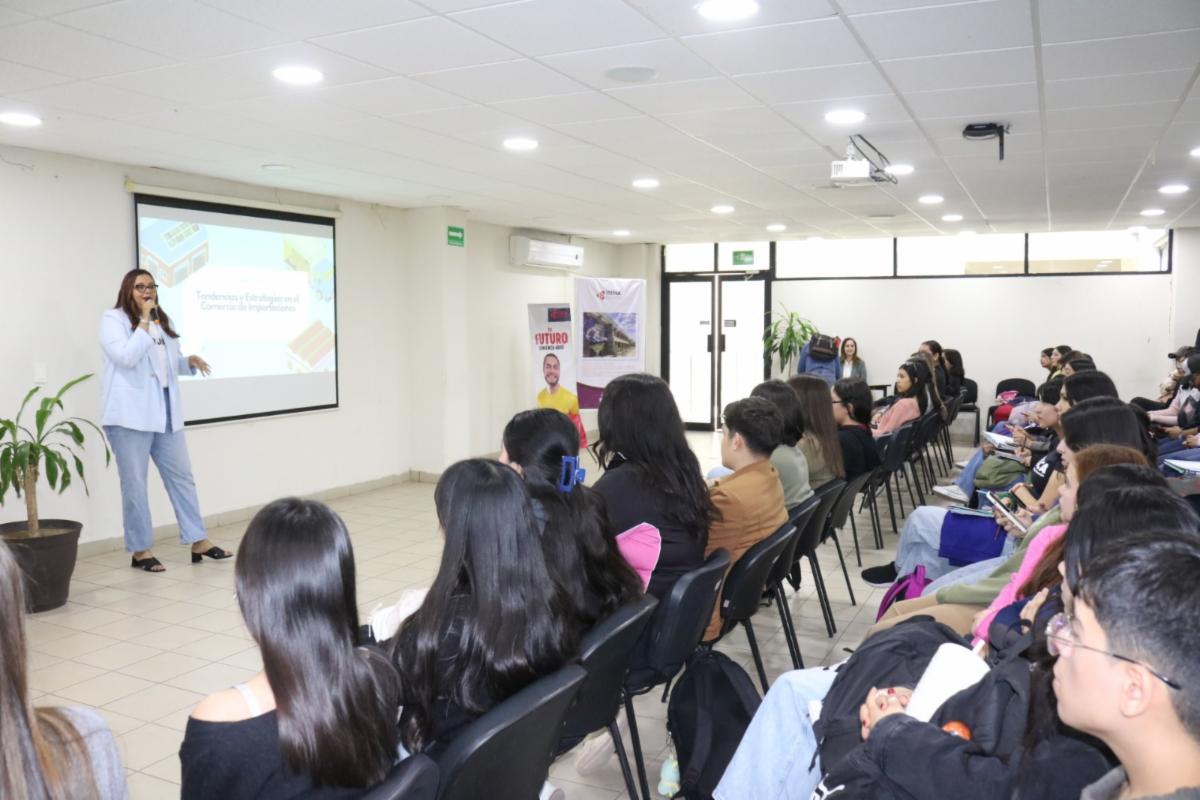 Se especializa alumnado de Itesca en comercio exterior y aduanas