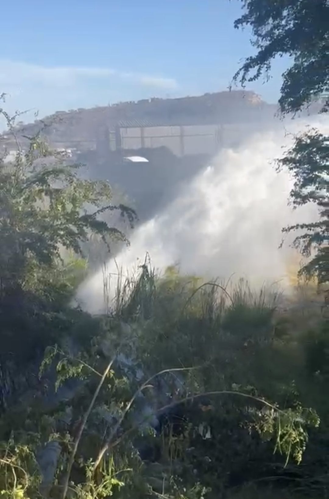 Incendian equipos de la CEA