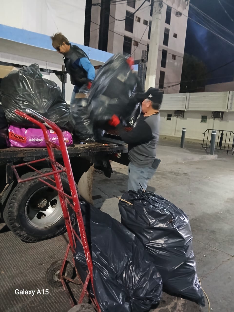 Recogen 50 toneladas de basura